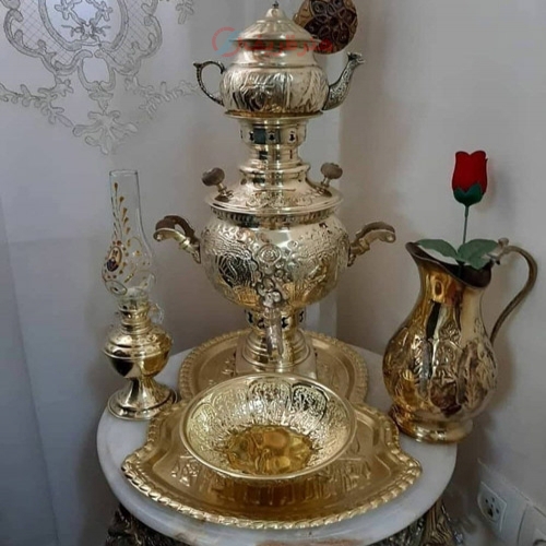خرید، قیمت و مشخصات سماور زغالی برنجی 3 لیتری قلم، دسته شاخ، همراه با سرویس 5 تکه، قیمت تولیدی | هنرظریف