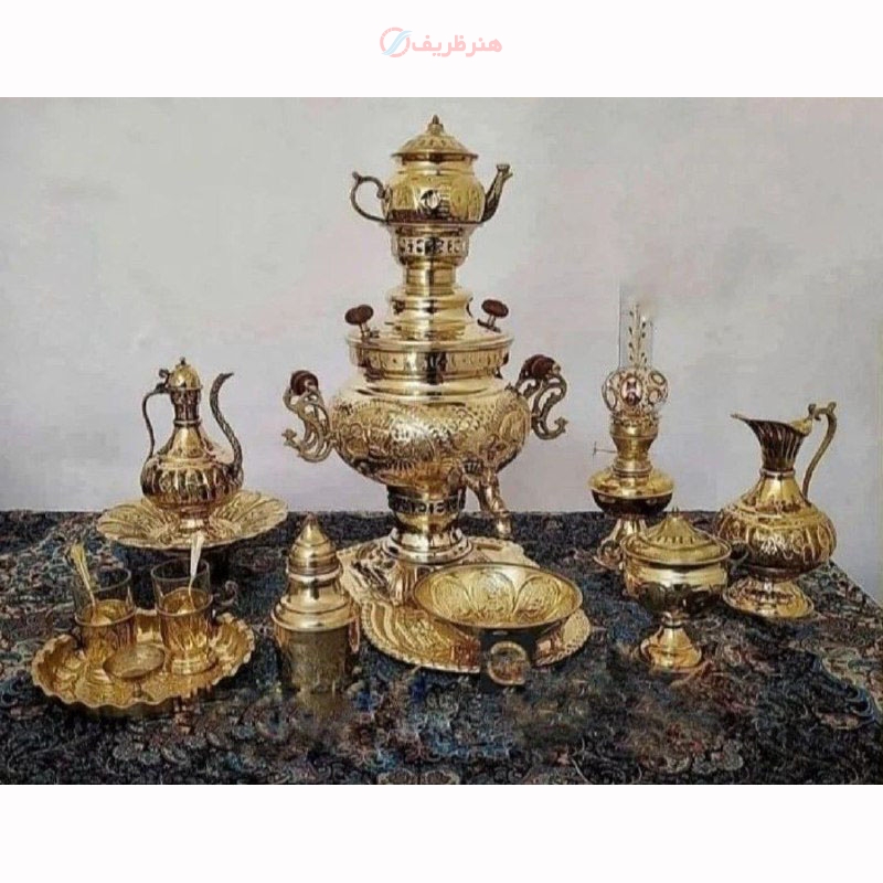 خرید، قیمت و مشخصات سماور زغالی برنجی 6 لیتری همراه با سرویس چایخوری، چراغ و آفتابه لگن | هنرظریف
