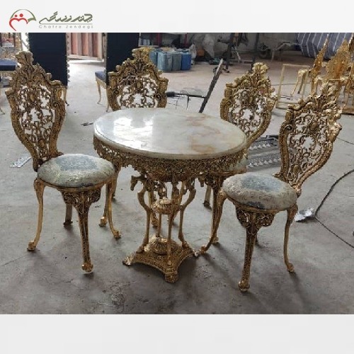 خرید آنلاین، میز ناهار خوری آلومینیومی 4 نفره مدل سلطنتی ،رنگ ثابت پایه اسبی، با رویه سفید، شیک و خاص، زیر قیمت بازار | هنرظریف