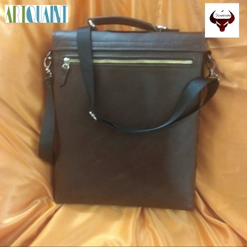 کیف چرمی مردانه یکطرفه دستدوز با استفاده از نخ ایتالیایی و چرم گاوی طبیعی