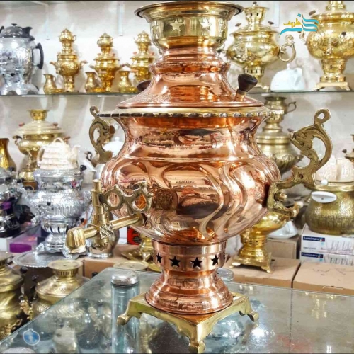 سماور ذغالی چهار لیتر مس و برنج باهنر کرمان با لبه ریخته گری برنجی