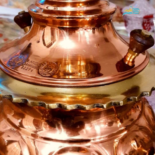 نمای اختصاصی از لبه ریخته گری برنجی با ضخامت ۲۰ میلیمتر و دستههای برنجی.