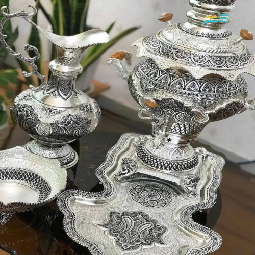 نمای اختصاصی از آبکاری نقره و پوشش کوره‌ای برای نمایش درخشش و رنگ ثابت.