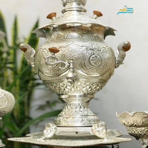 نمای ماکرو از قلمزنی کریستالی جدید برای نمایش کیفیت و ظرافت.