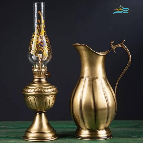 نمای چراغ و پارچ برنجی