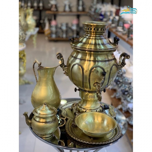 نمای کامل از سرویس سماور گازی با دسته شاخ خطی، نمایش فرم، ظرفیت ۶ لیتری و زیبایی کلی.
