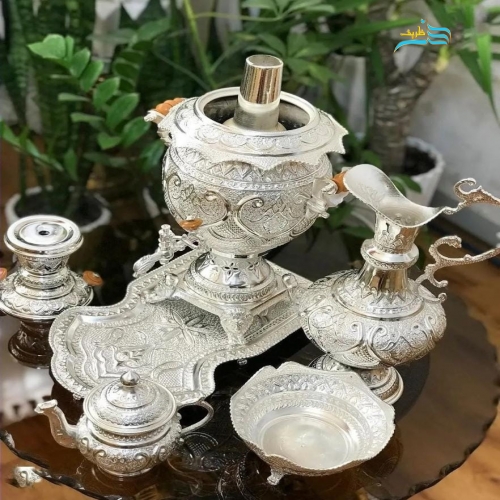 نمای اختصاصی از آبکاری نقره و پوشش محافظ برای نمایش درخشش و کیفیت.