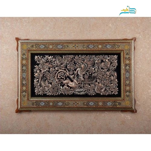 نمای شبیه‌سازی شده از تابلو روی دیوار برای نمایش مقیاس و کاربرد.