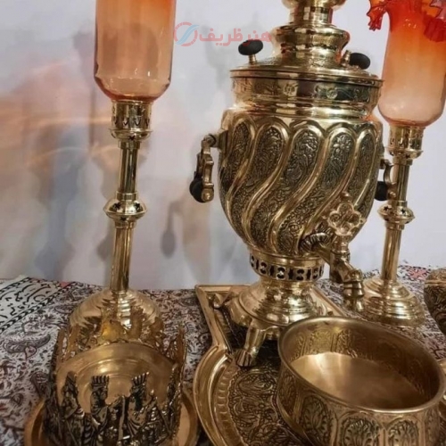 نمای نزدیک از قلمزنی مدل مار با جزئیات بی‌نظیر برای نمایش ظرافت و کیفیت.