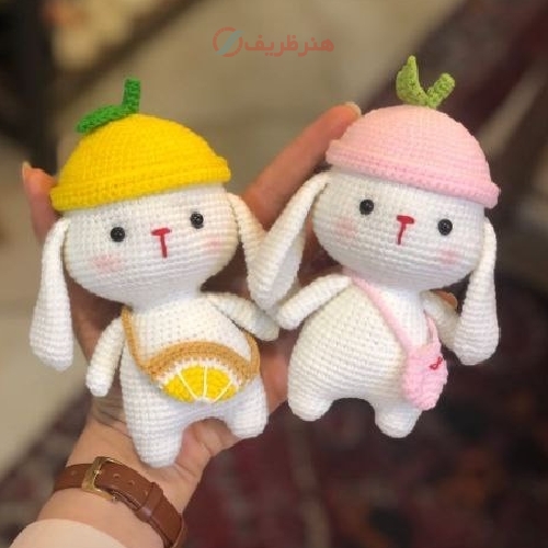 عروسک دستبافت کاموایی خرگوش لیمویی و هلویی، بچه خرس با رنگ ثابت