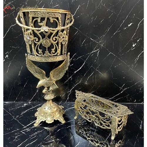 جا دستمال کاغذی و سطل برنزی پایه دار با طرح عقاب و پر نقش طلایی رنگ، بسیار شکیل - هنرظریف