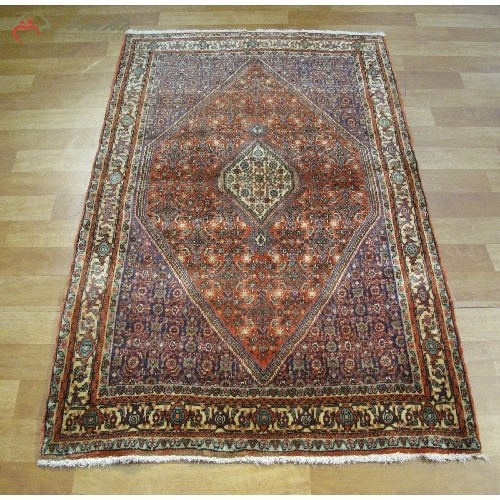 فرش دستبافت بیجار کد 39253 طرح لچک و ترنج بافته شده با نخ اعلاء، با نقشه زمینه عالی - هنرظریف
