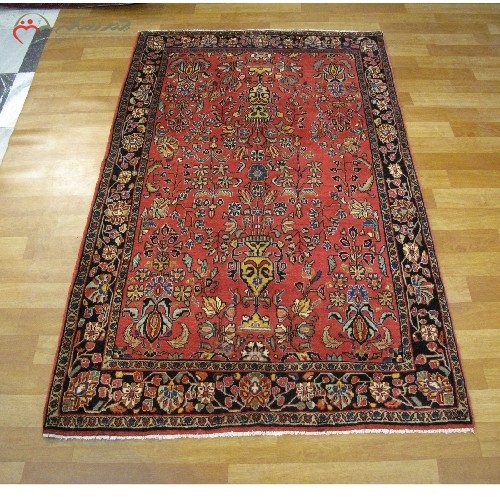 قالیچه دستبافت ساروق کد 39557 در طرح خاص گلدنی با رنگ زمینه دوغی و حاشیه سرمه ای - هنرظریف