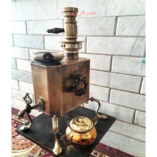 سماور تمام دست ساز برنجی، بسیار با ارزش با طراحی بینظیر، 6 لیتری، 4 پایه