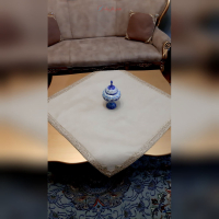 خرید رومیزی مربع مخمل سنگ دوزی طلایی زرشکی ۷۰×۷۰ | هنرظریف